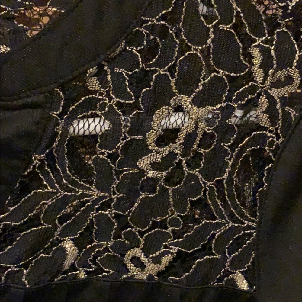 Black top - Picture 2 of 3